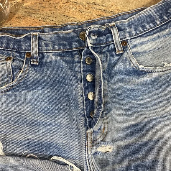 Levi’s 501 denim high waist shorts - Picture 4 of 4
